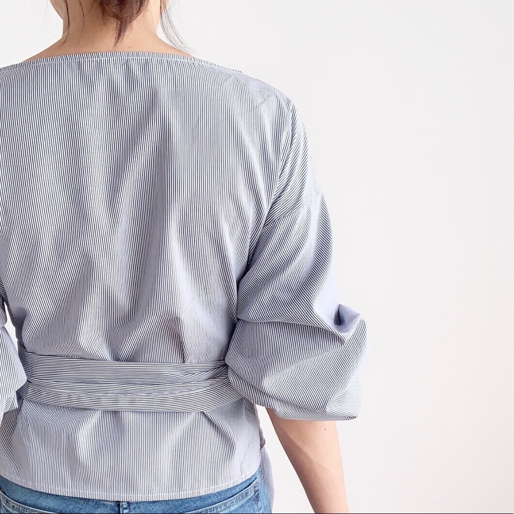 ONLY 1 LEFT ! - PUFFY SLEEVES Faux Wrap top - Picture 4 of 8